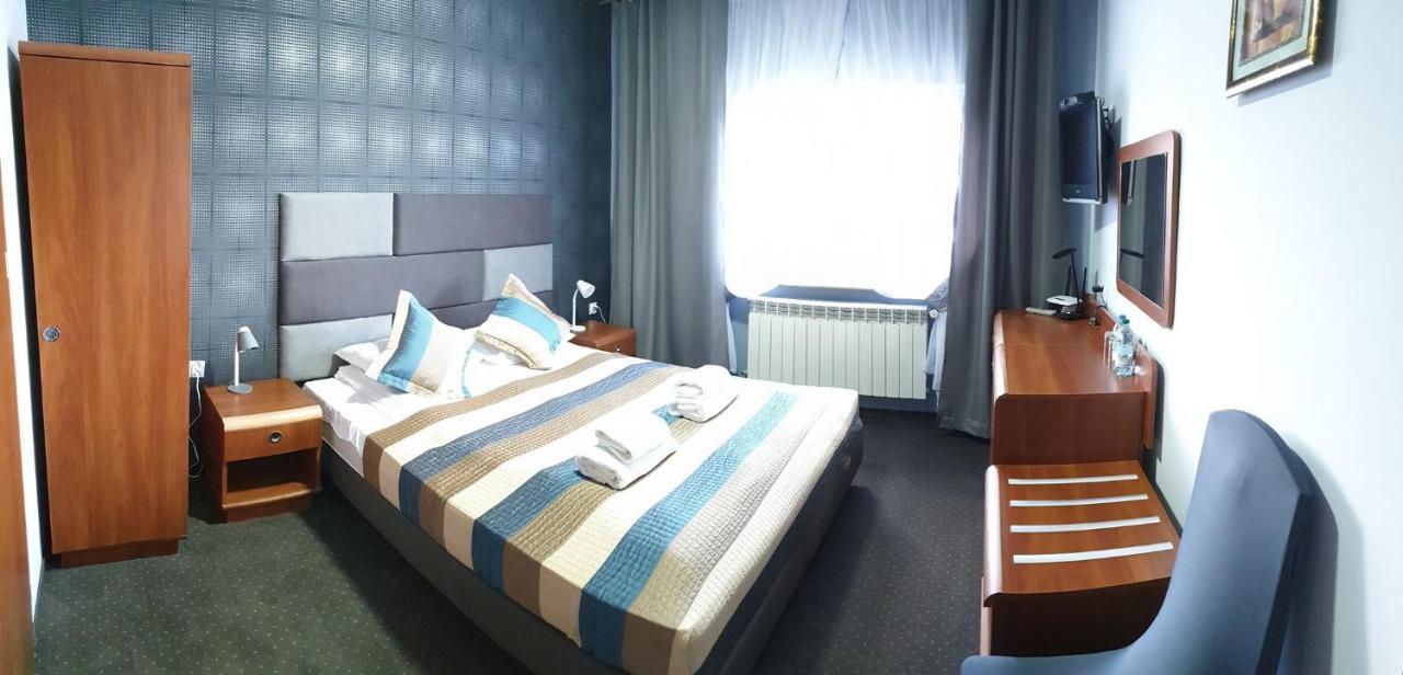 Jozefow na Wisla Hotel Bursztynowy מראה חיצוני תמונה